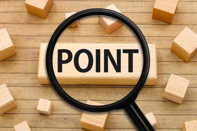 POINTの文字と虫眼鏡の画像